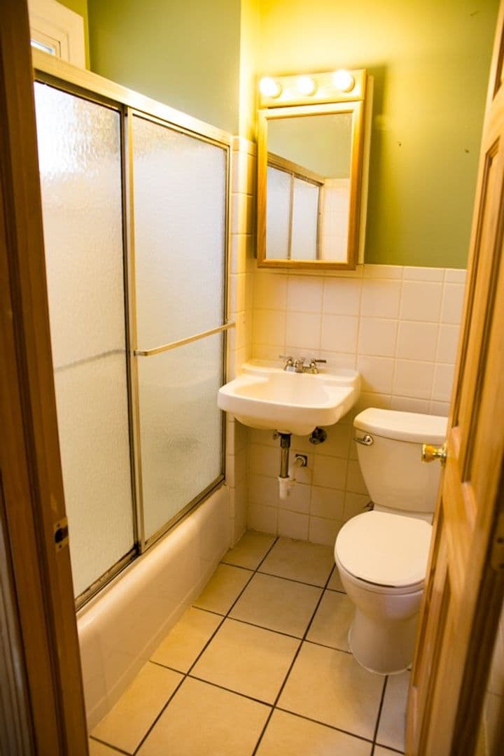 Minneapolis Apartment: 825-27 15th Ave SE