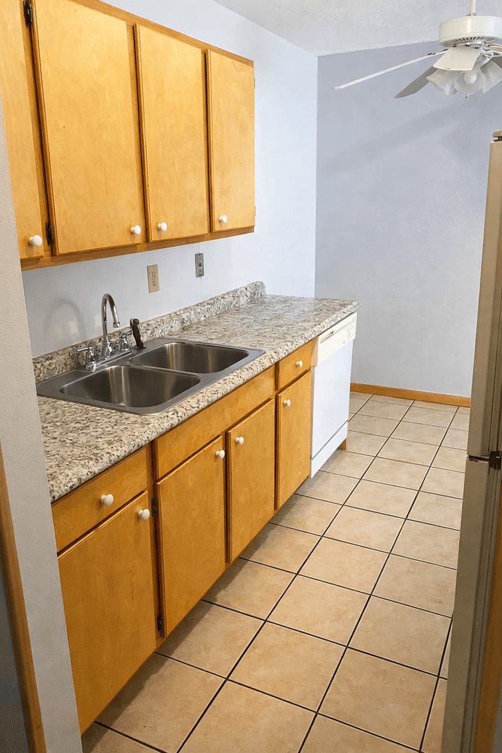 Minneapolis Apartment: 414 7th Ave SE