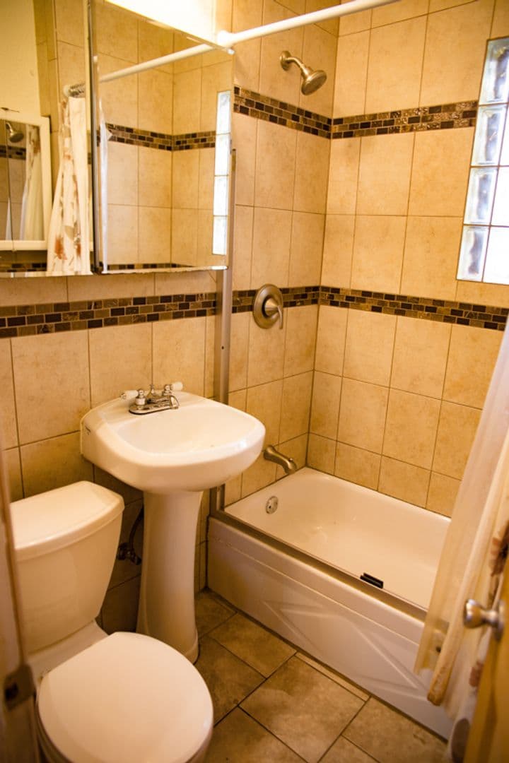 Minneapolis Apartment: 1082 11th Ave SE