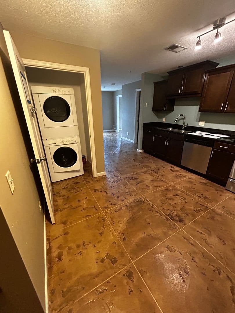 Minneapolis Apartment: 633 Ontario St SE
