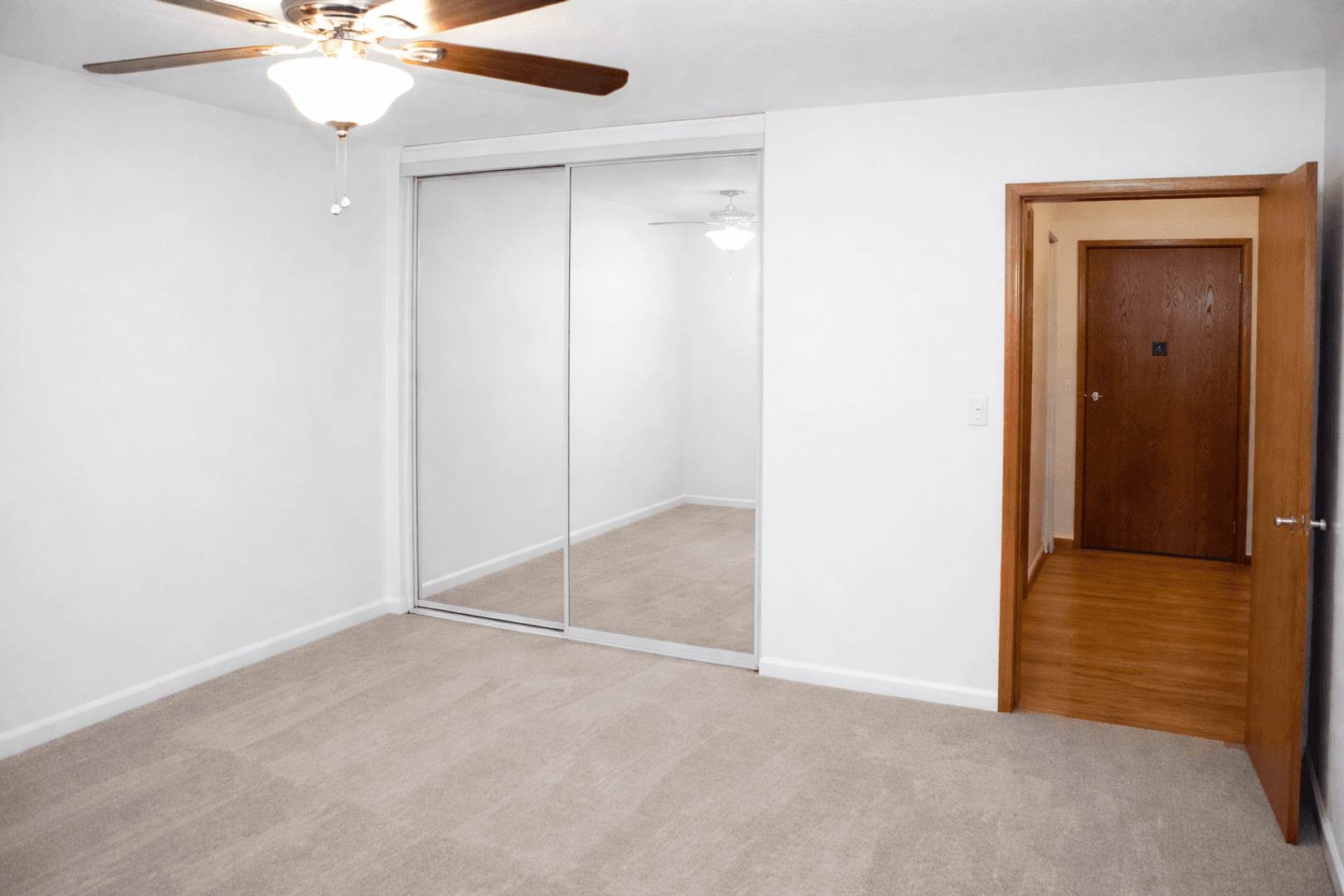 Minneapolis Apartment: 616 10th Ave SE