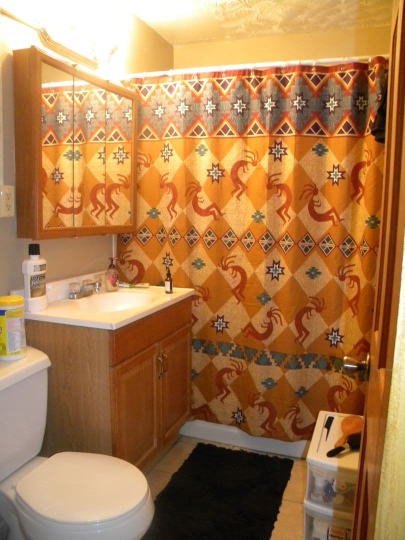 Lauderdale Apartment: 1846 Walnut St