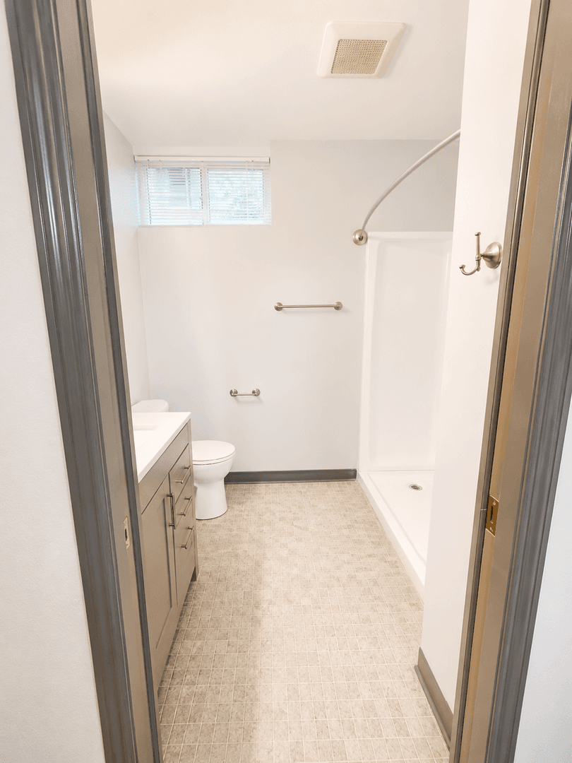 Minneapolis Apartment: 2018 Como Ave SE
