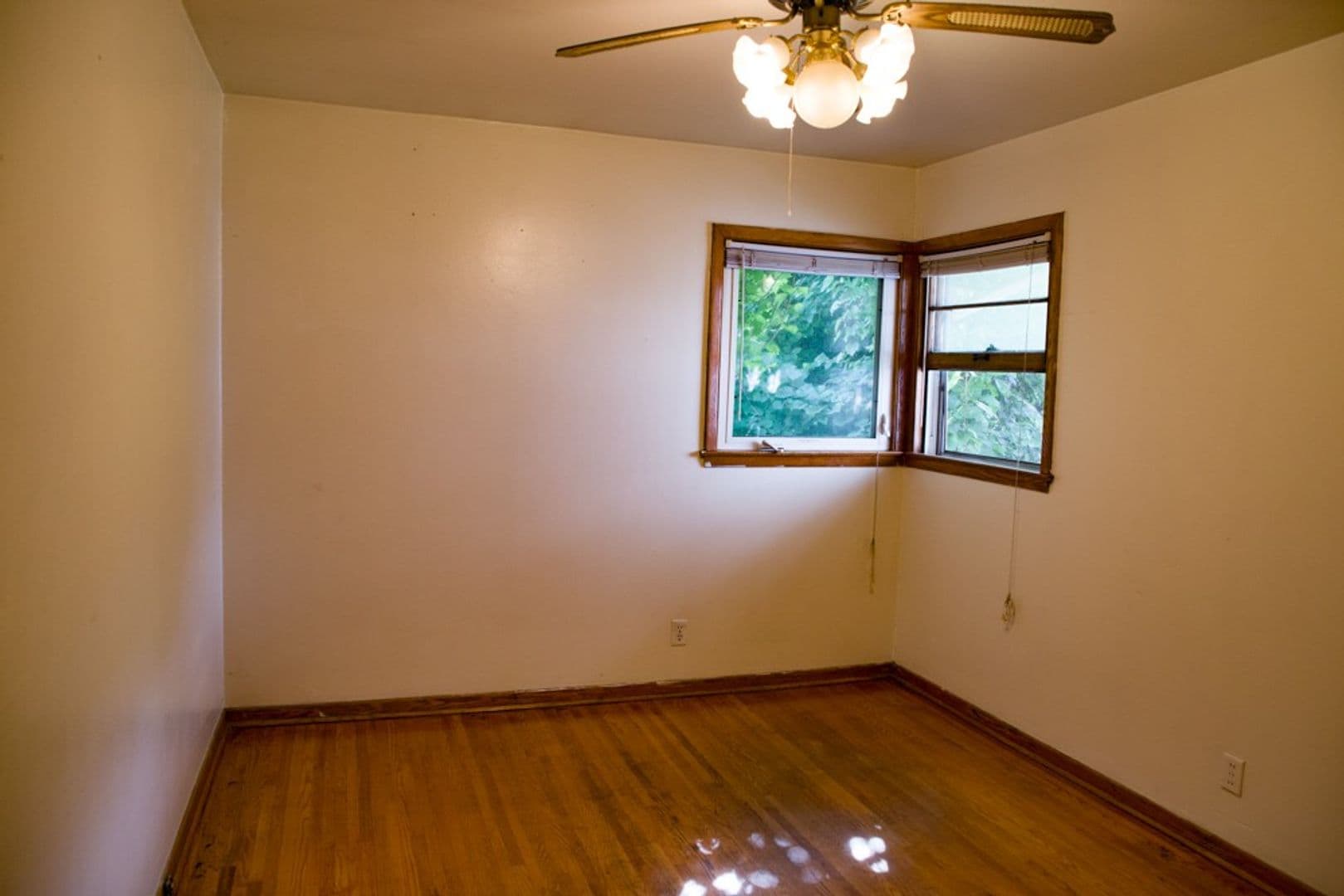 Minneapolis Apartment: 1104-06 13th Ave SE