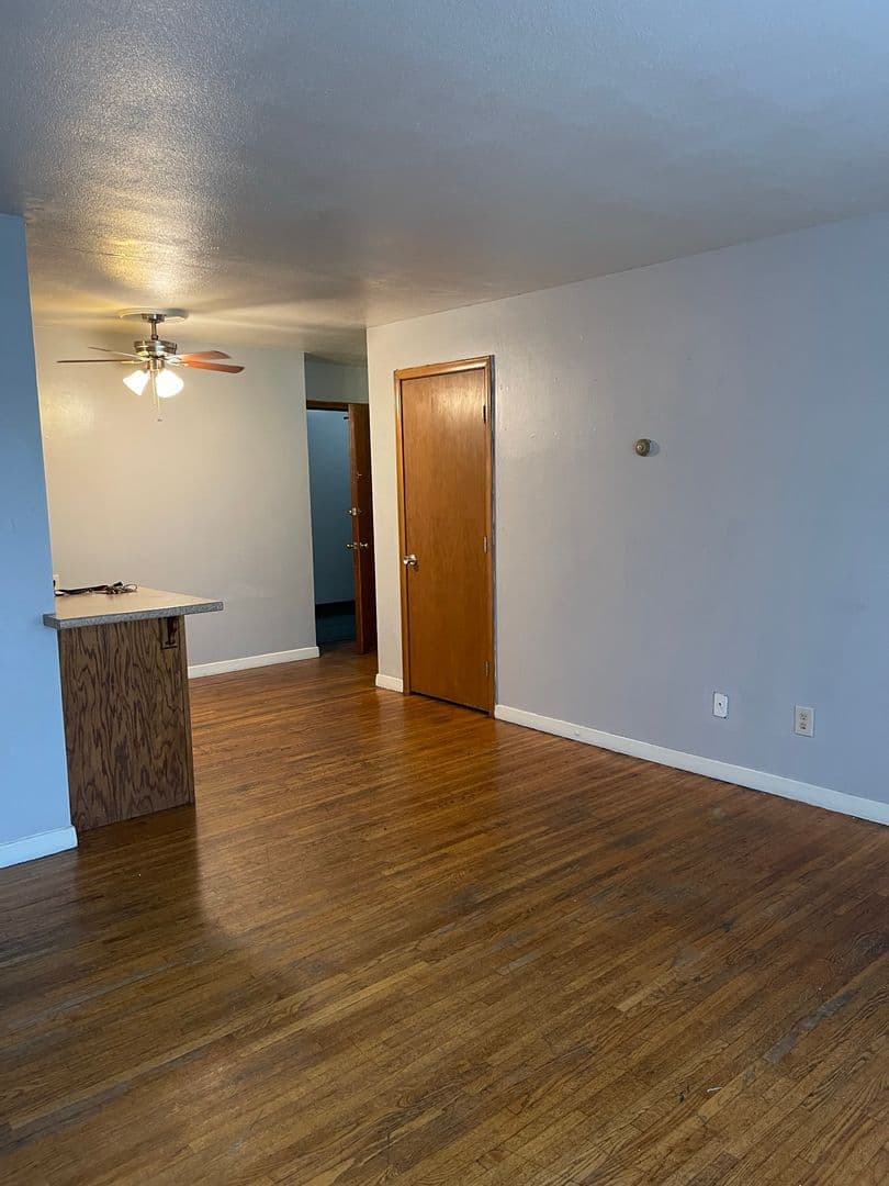 Minneapolis Apartment: 801 University Ave SE