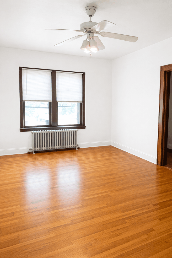 Minneapolis Apartment: 813 University Ave SE