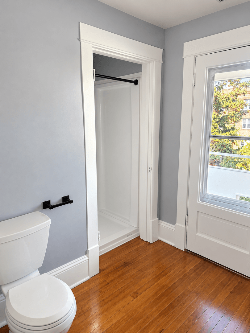 Minnneapolis Apartment: 816-818 University Ave SE