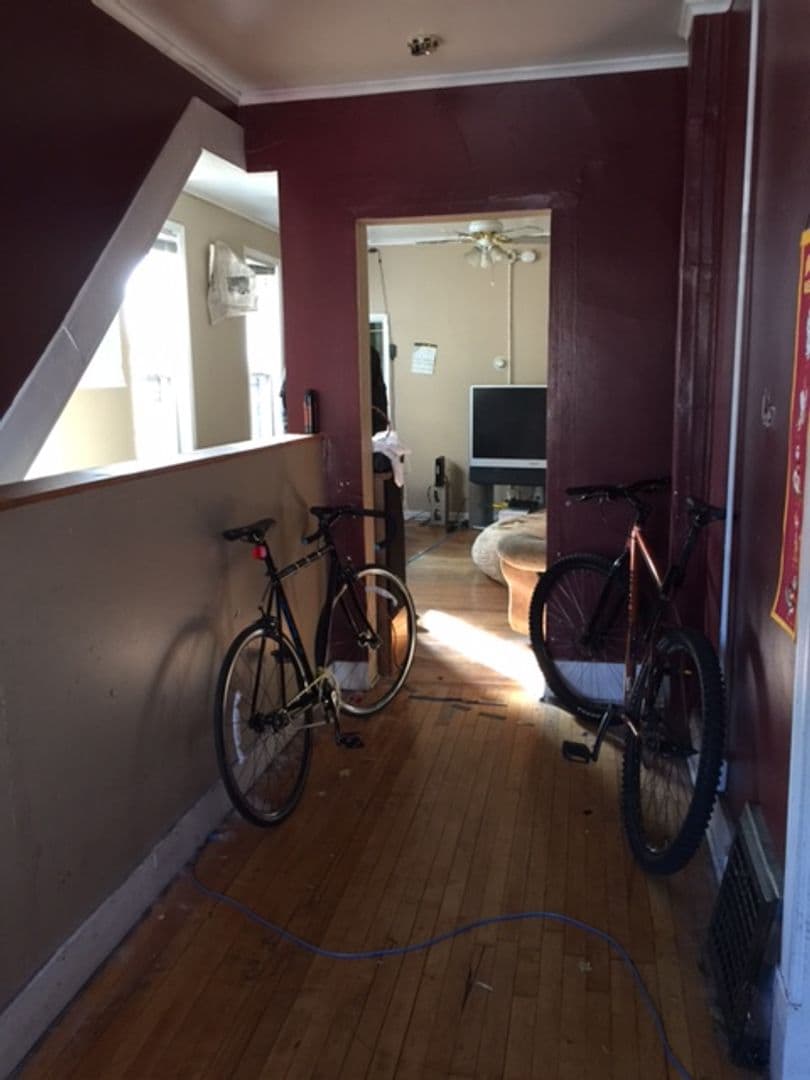 Minneapolis Apartment: 1014 7th St SE