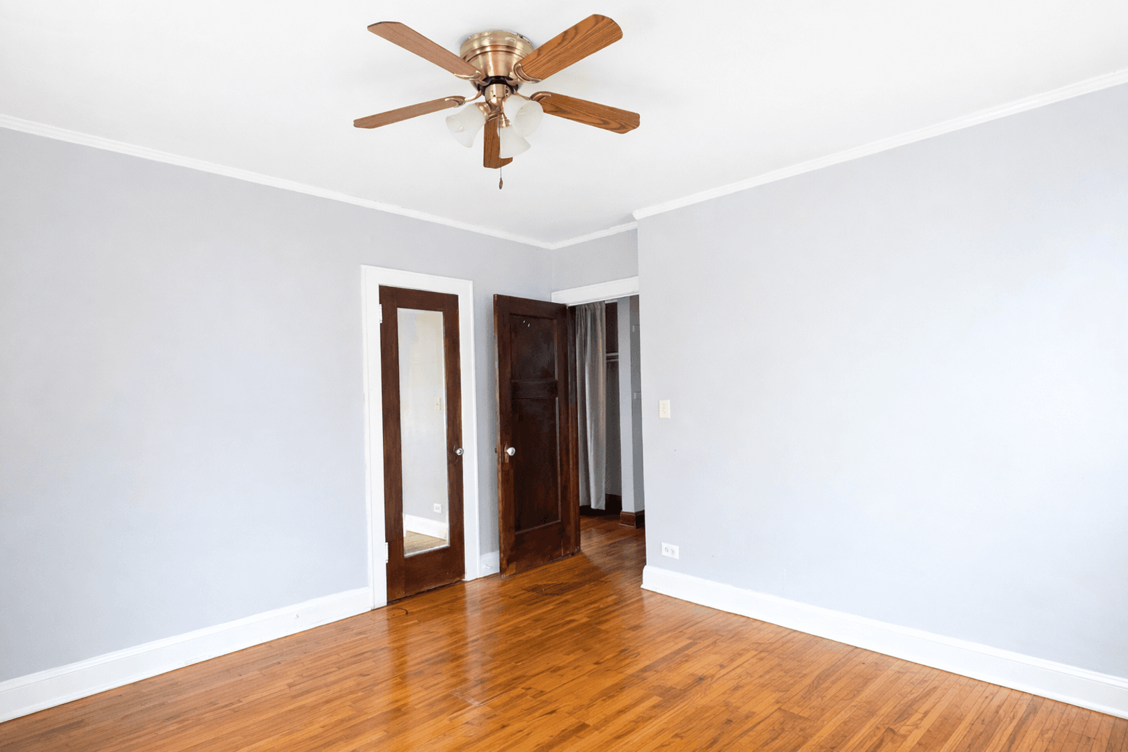 Minneapolis Apartment: 813 University Ave SE