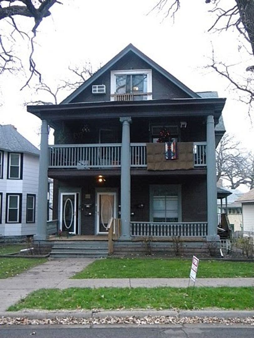 St Paul Apartment: 1905-07 Feronia Ave