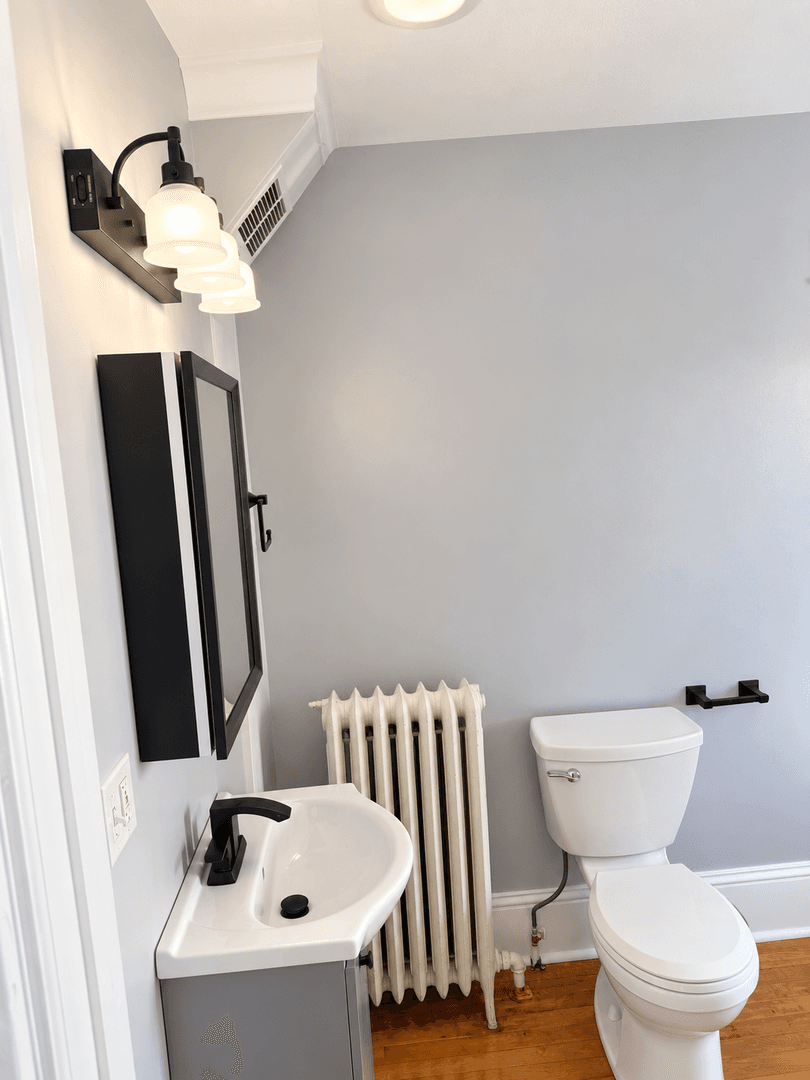 Minnneapolis Apartment: 816-818 University Ave SE