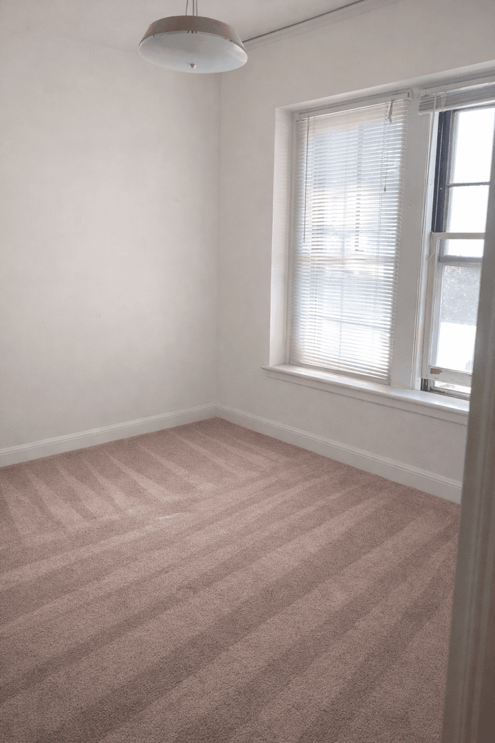 Minneapolis Apartment: 813 University Ave SE
