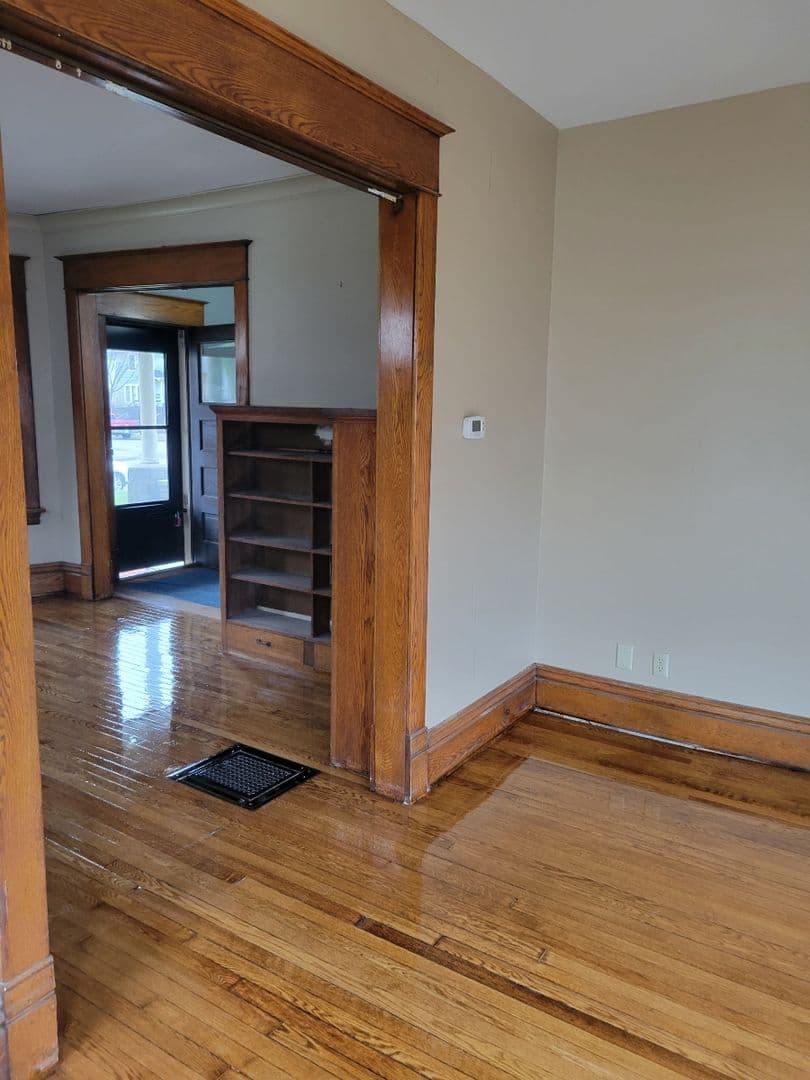 St. Paul House: 1633 Van Buren Ave