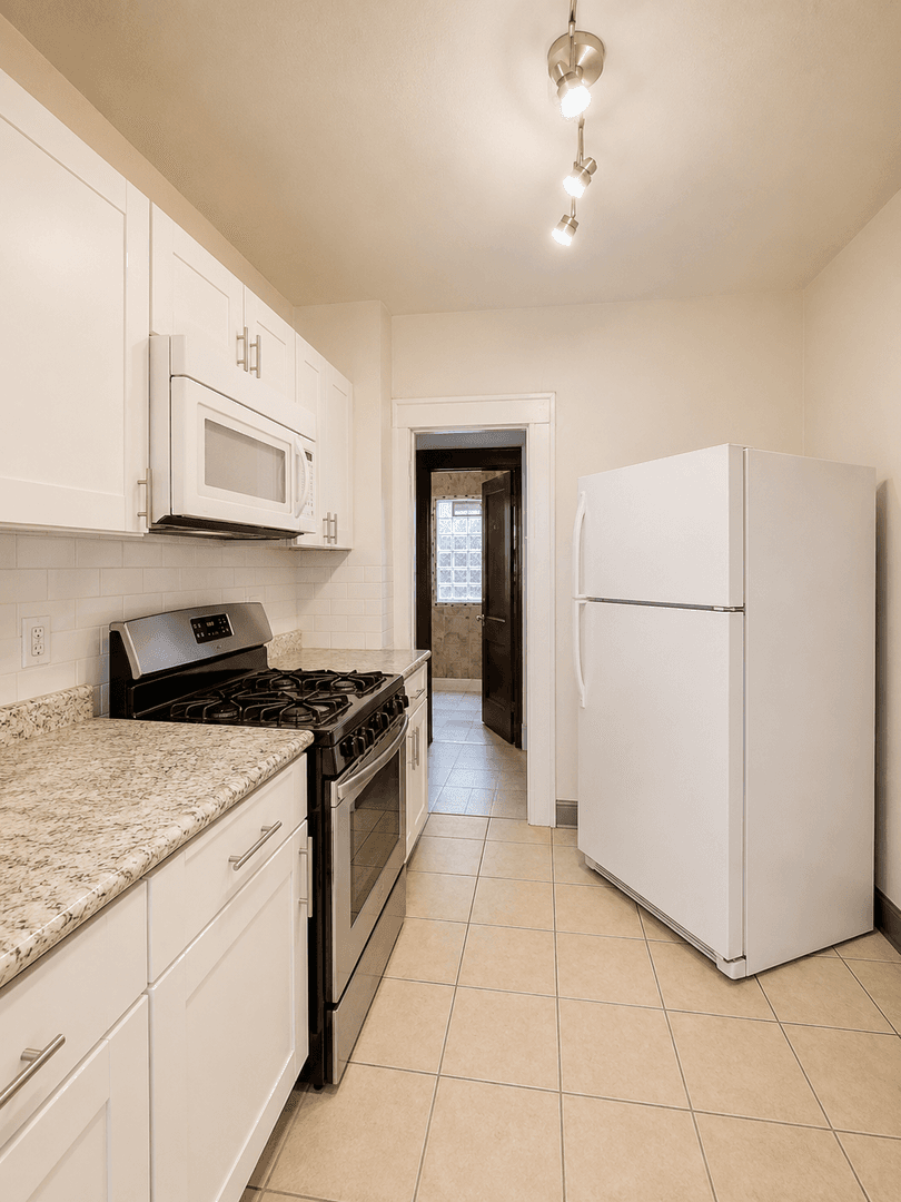 Minneapolis Apartment: 2018 Como Ave SE