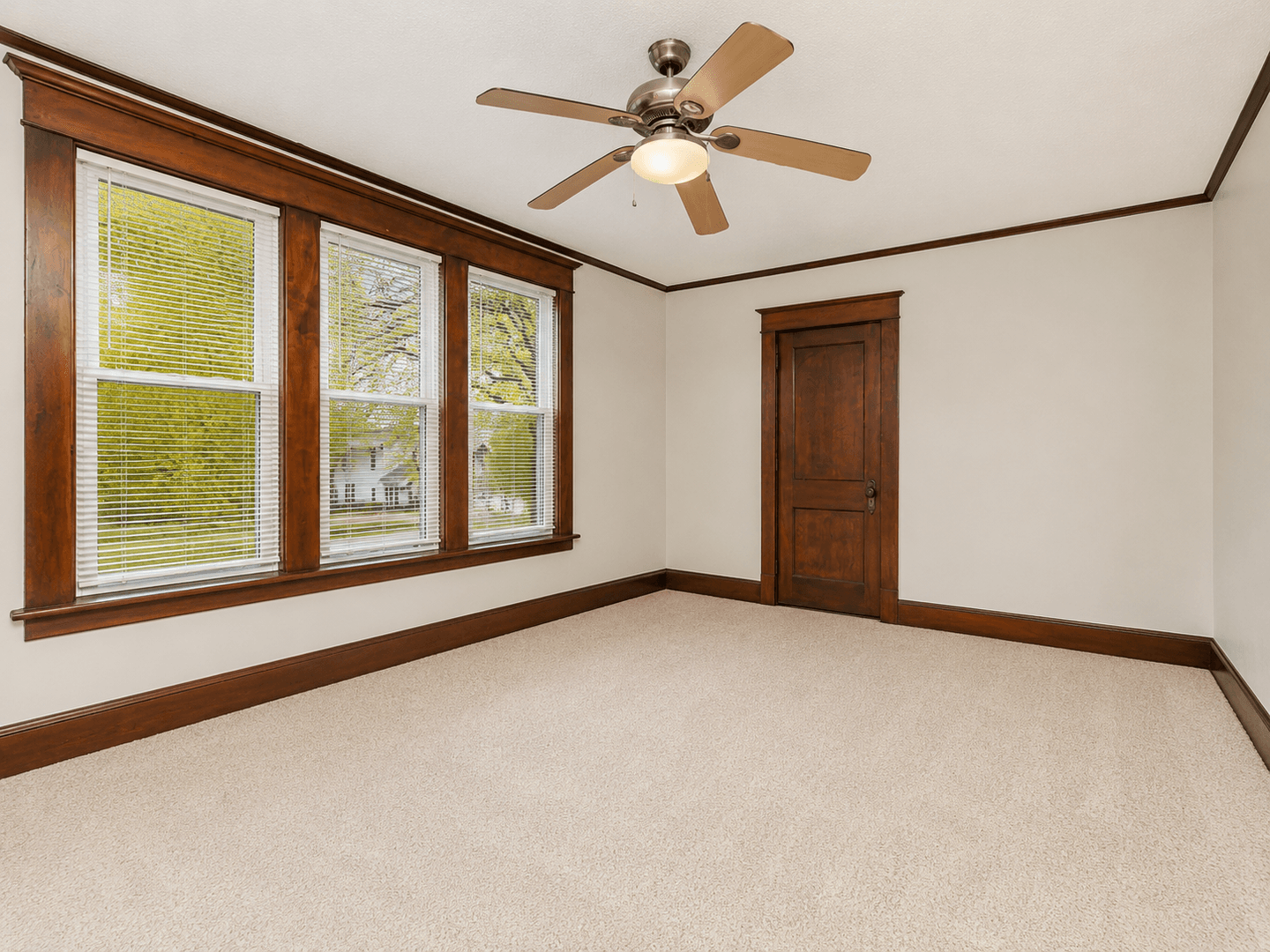 St. Paul Apartment: 1477 Iglehart Ave