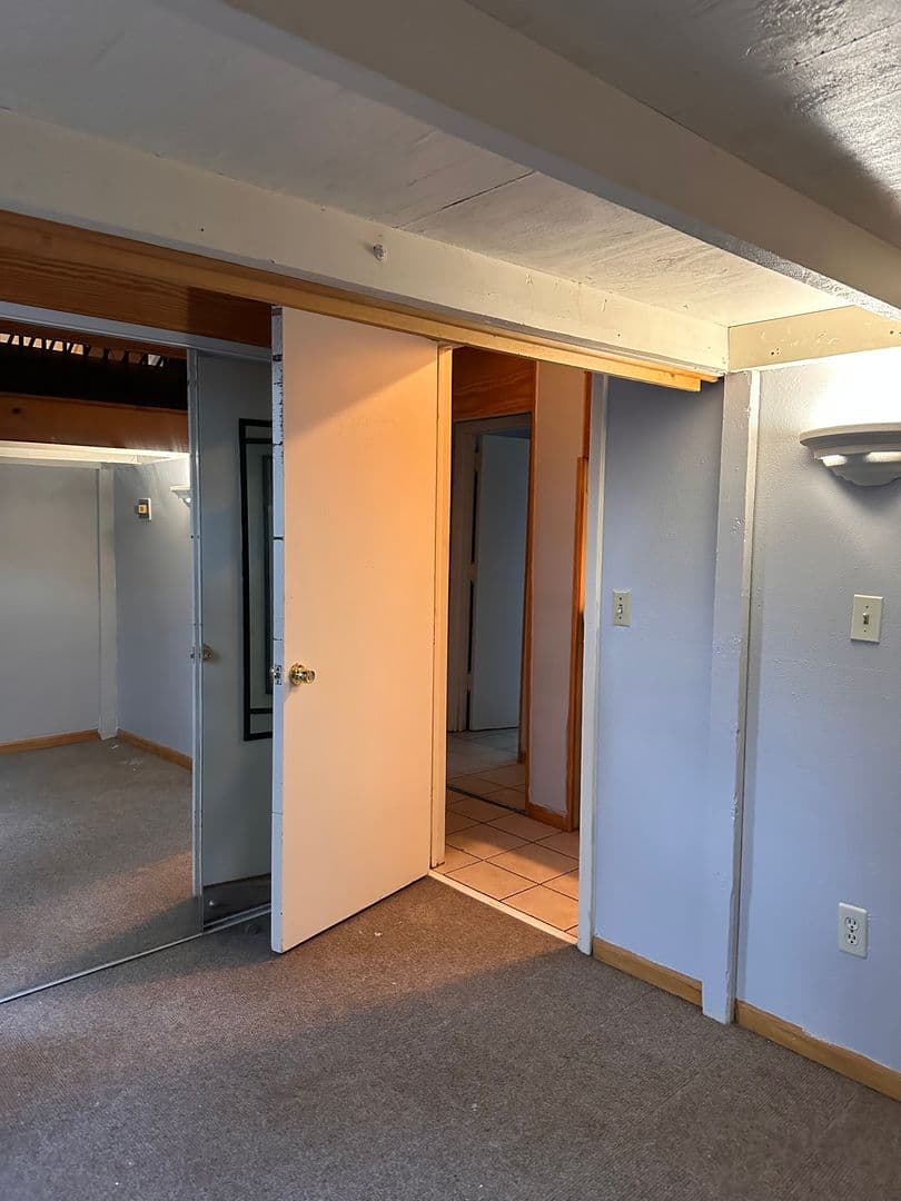 Minneapolis Apartment: 414 7th Ave SE