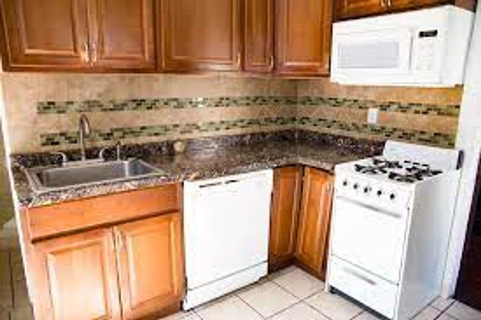 Minneapolis Apartment: 524 8th Ave SE