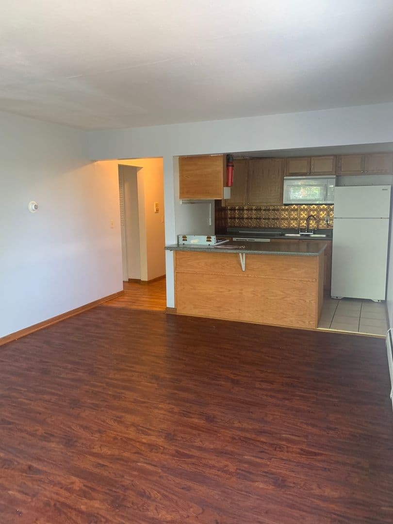 Minneapolis Apartment: 800 University Ave SE