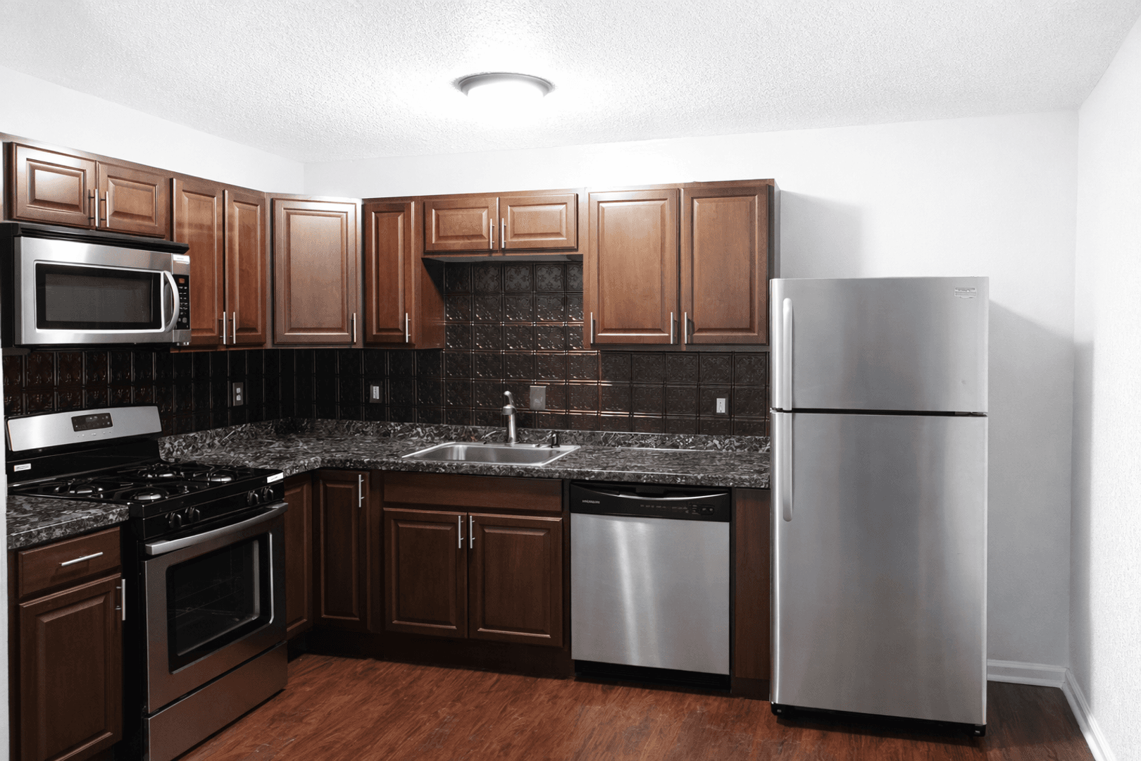 Minneapolis Apartment: 319 8th St SE
