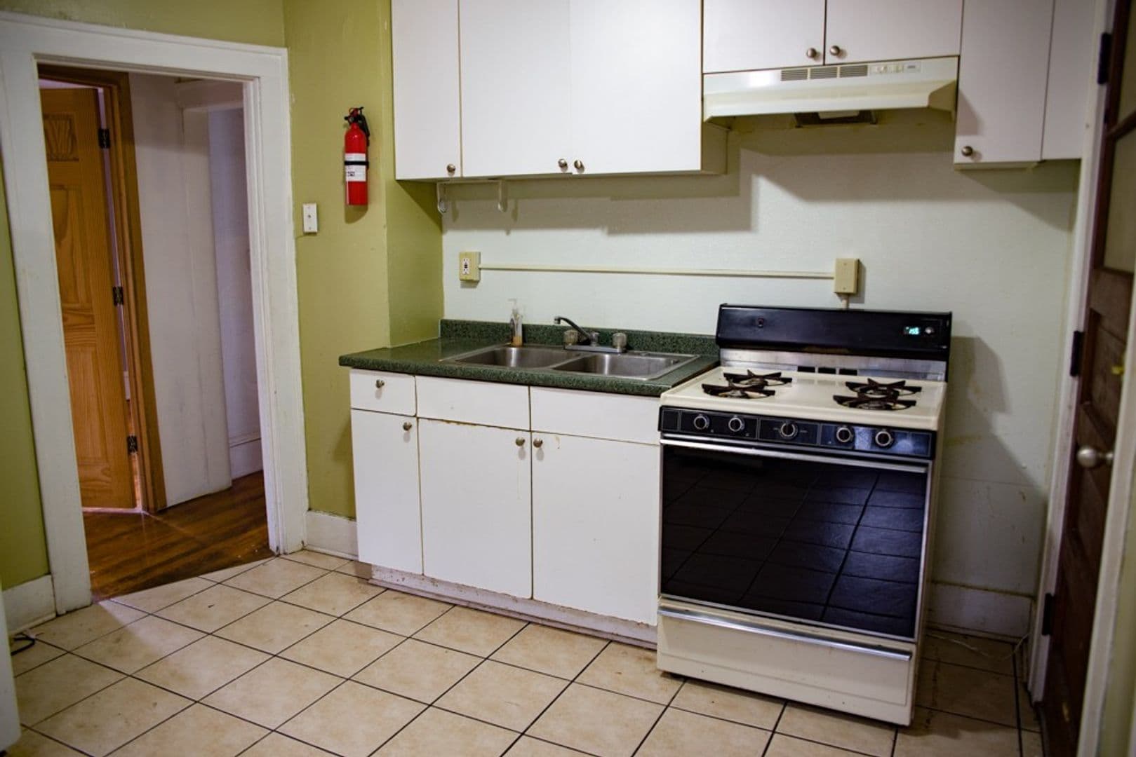 Minneapolis Apartment: 1054 24th Ave SE