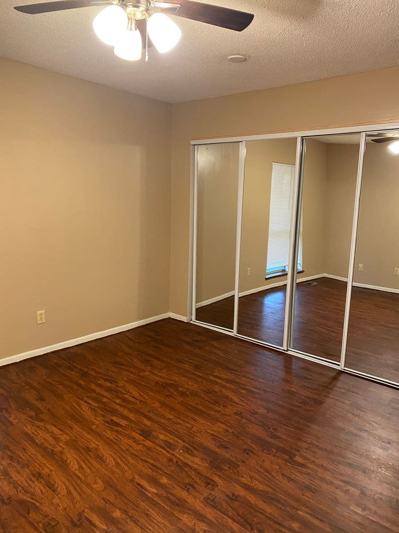 Minneapolis House: 425 8th Ave SE