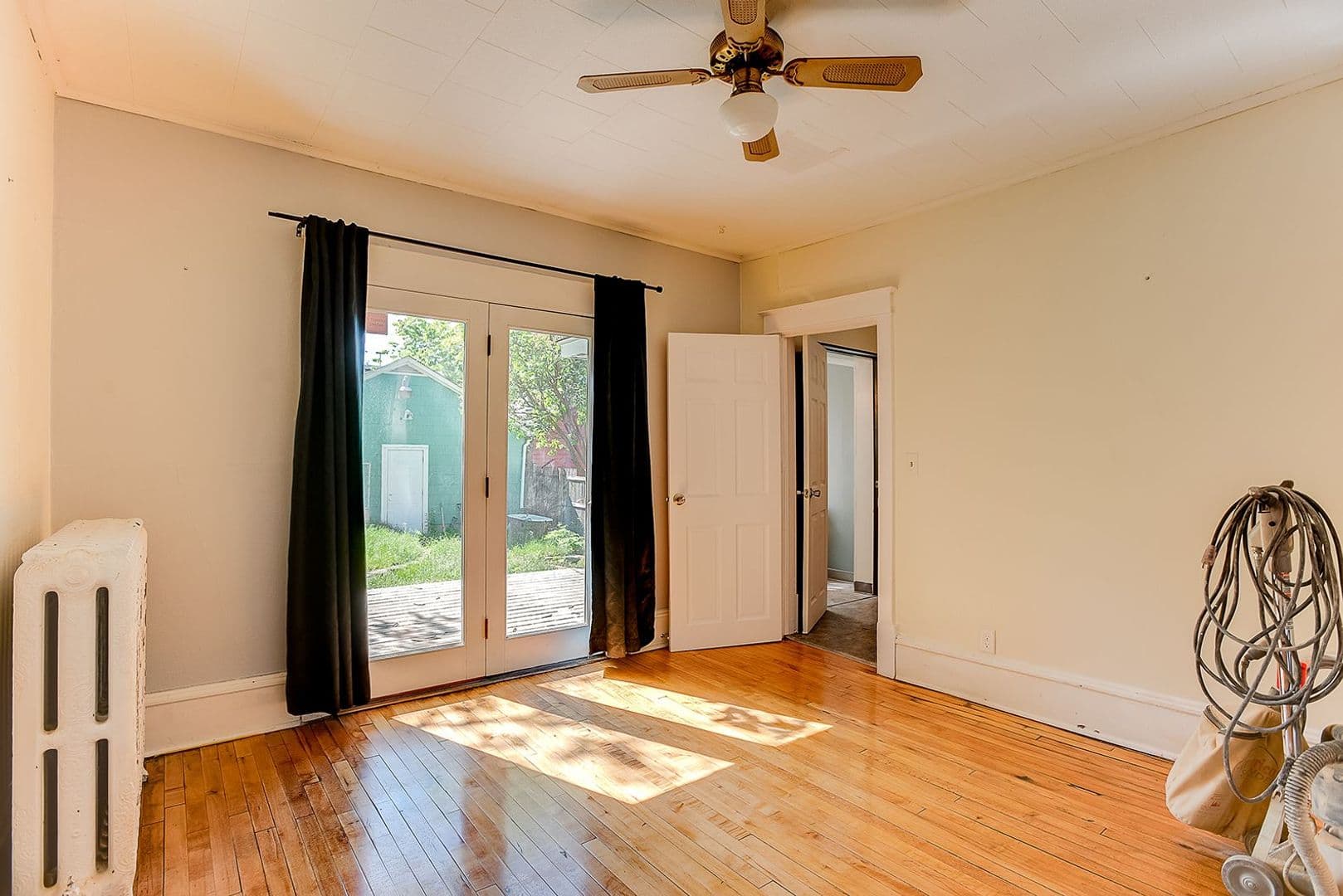 St. Paul House: 437 Fry St