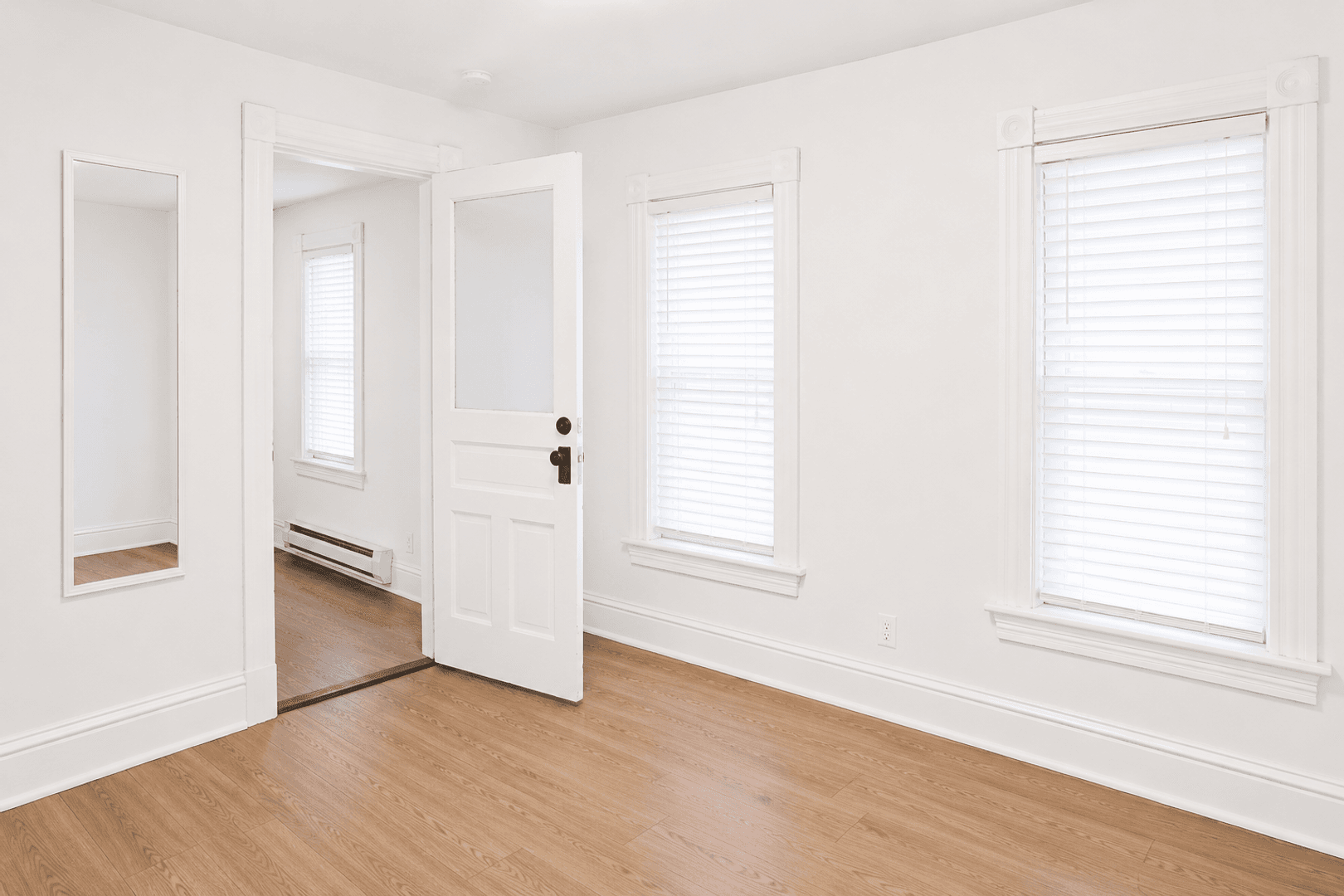 Minneapolis House: 911 E River Road