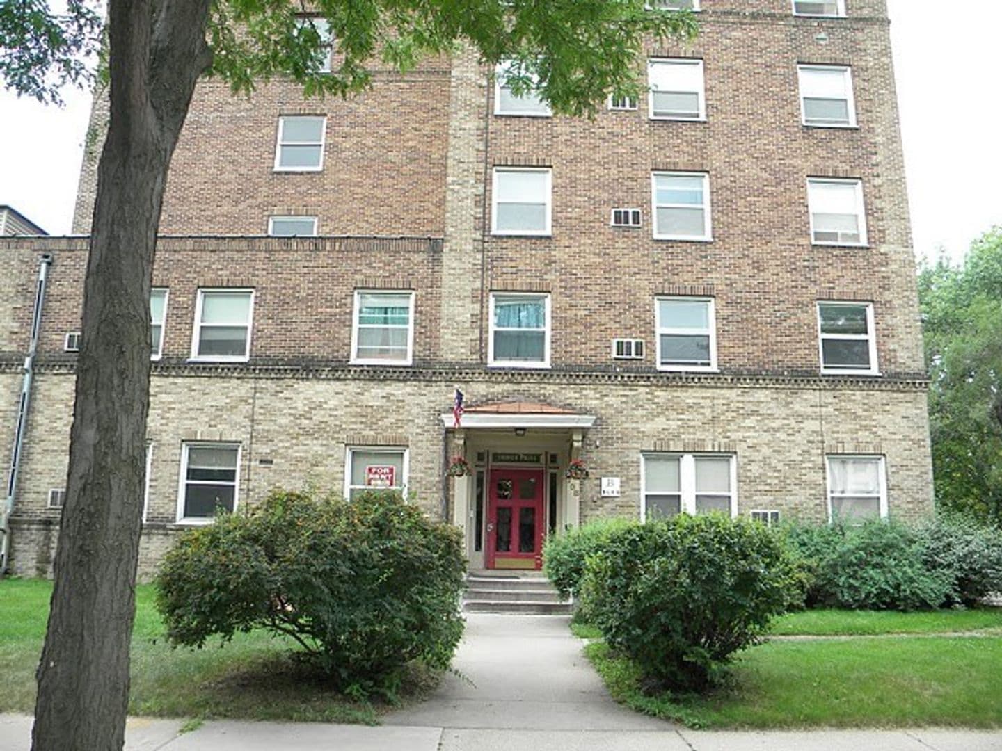 Minneapolis Apartment: 414 7th Ave SE