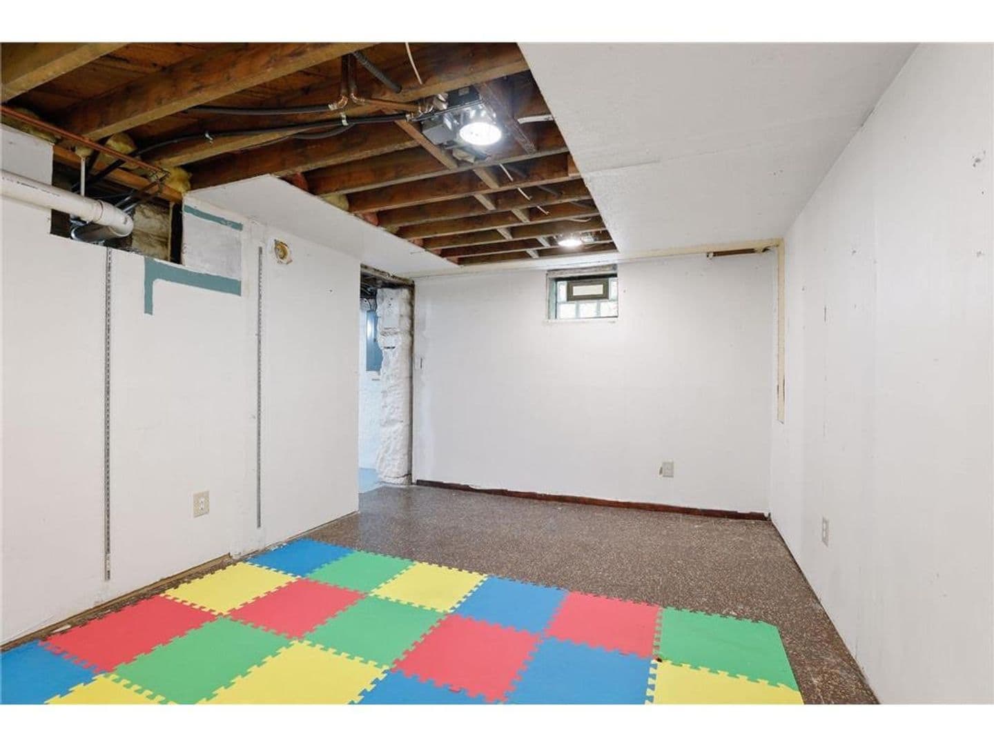 St. Paul House: 406 Fry St