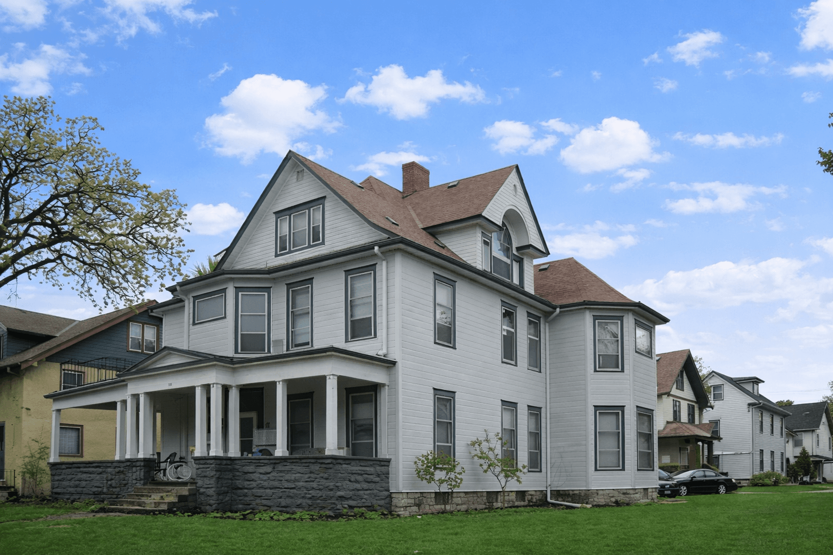 Minneapolis Apartment: 1100 5th Street SE