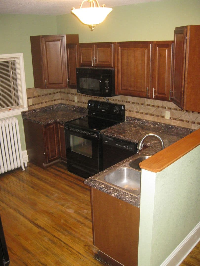 Minneapolis Apartment: 628-30 11th Ave SE