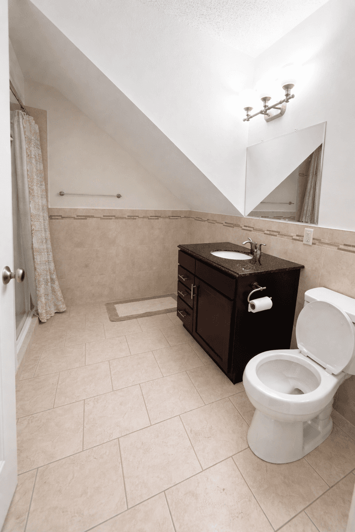 Minneapolis Apartment: 633 Ontario St SE