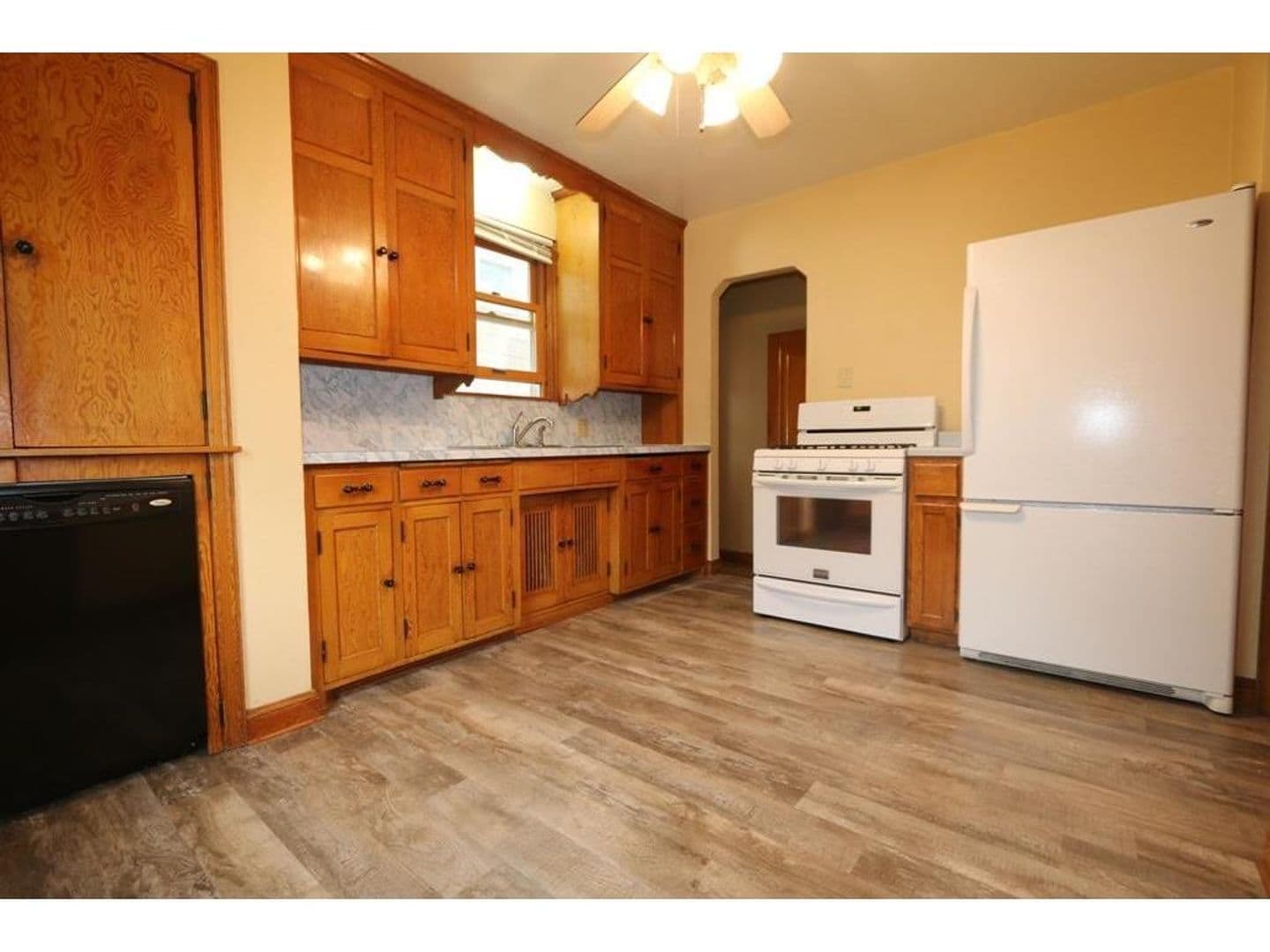 St. Paul House: 818 Aldine St