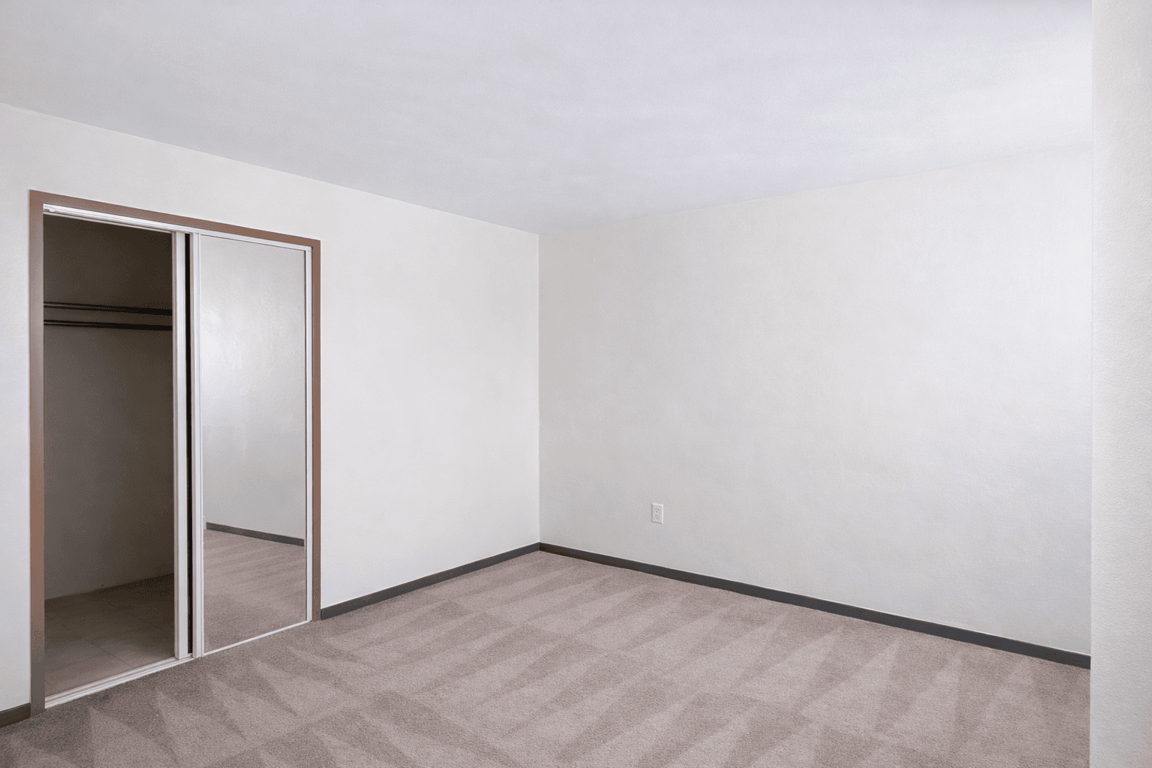 Minneapolis Apartment: 318 8th Ave SE