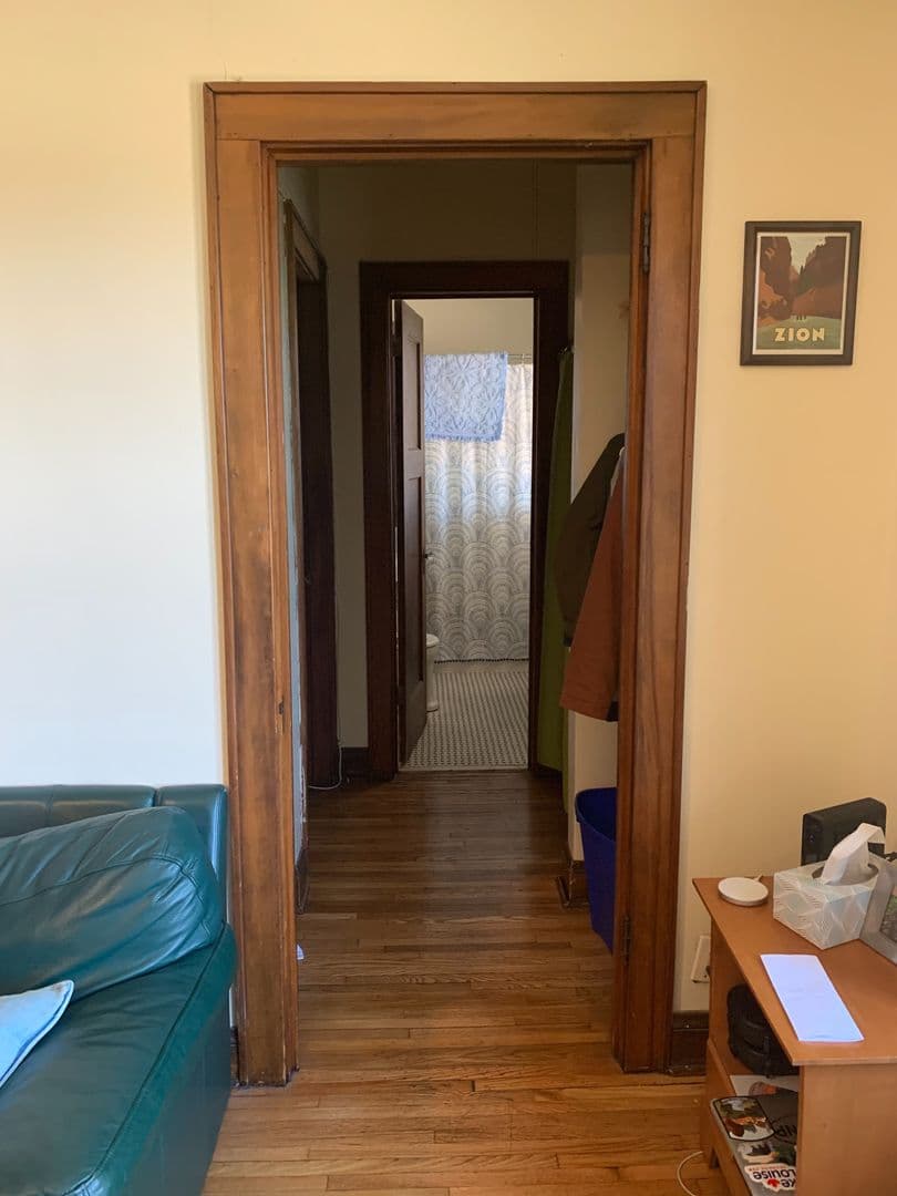 Minneapolis Apartment: 813 University Ave SE