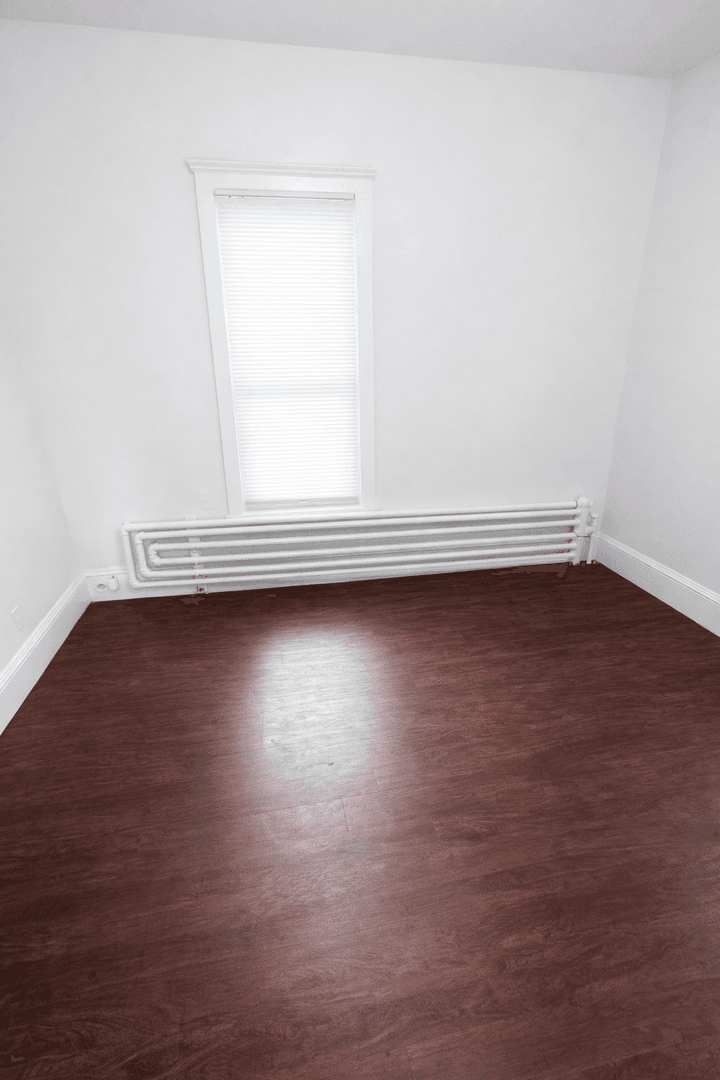 Minneapolis Apartment: 1309 7th St SE