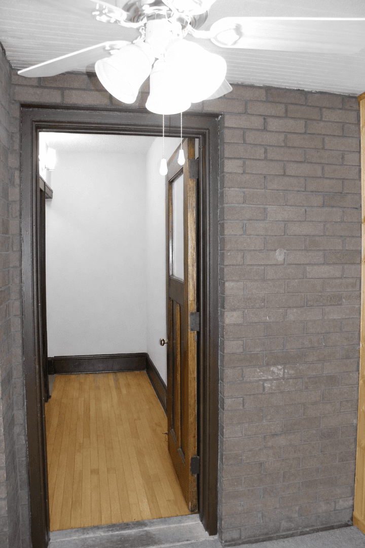 Minneapolis Apartment: 410 5th St NE