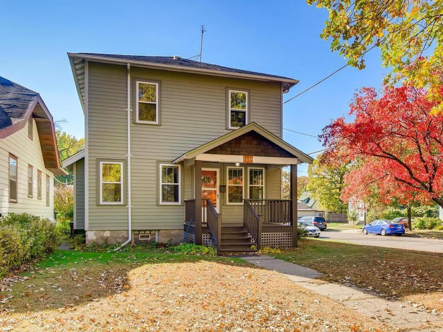 St. Paul Apartment: 1698 Hewitt Ave