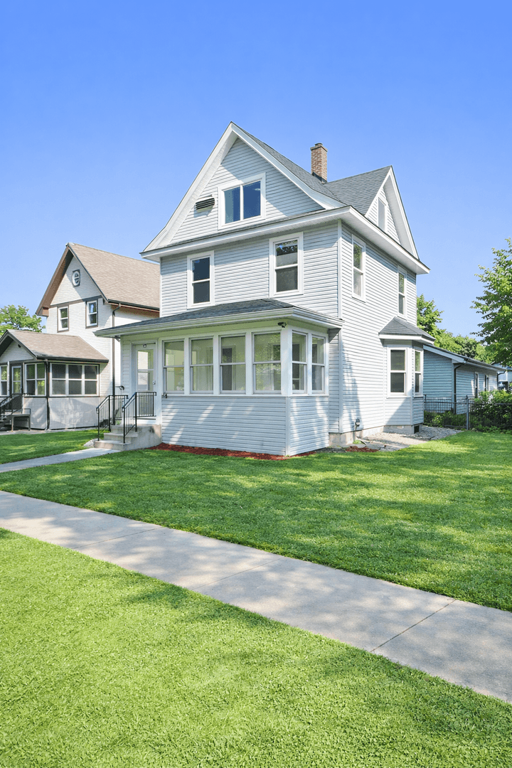 St. Paul House: 1689 Marshall Ave