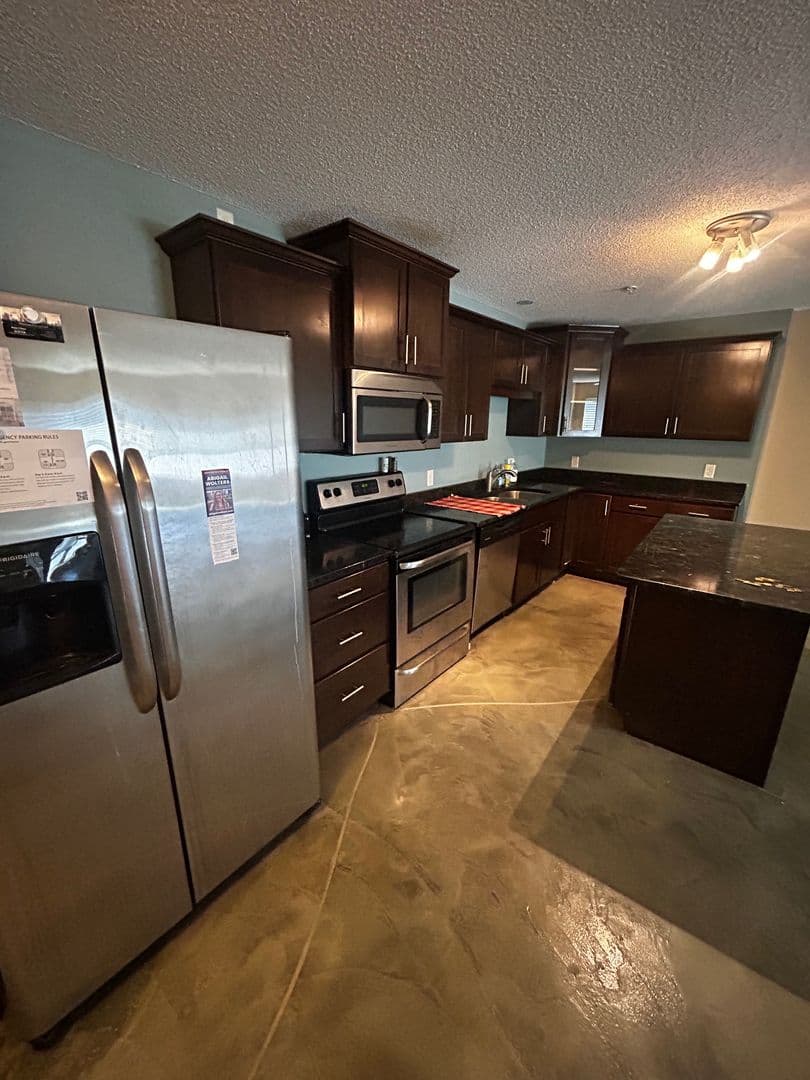 Minneapolis Apartment: 633 Ontario St SE