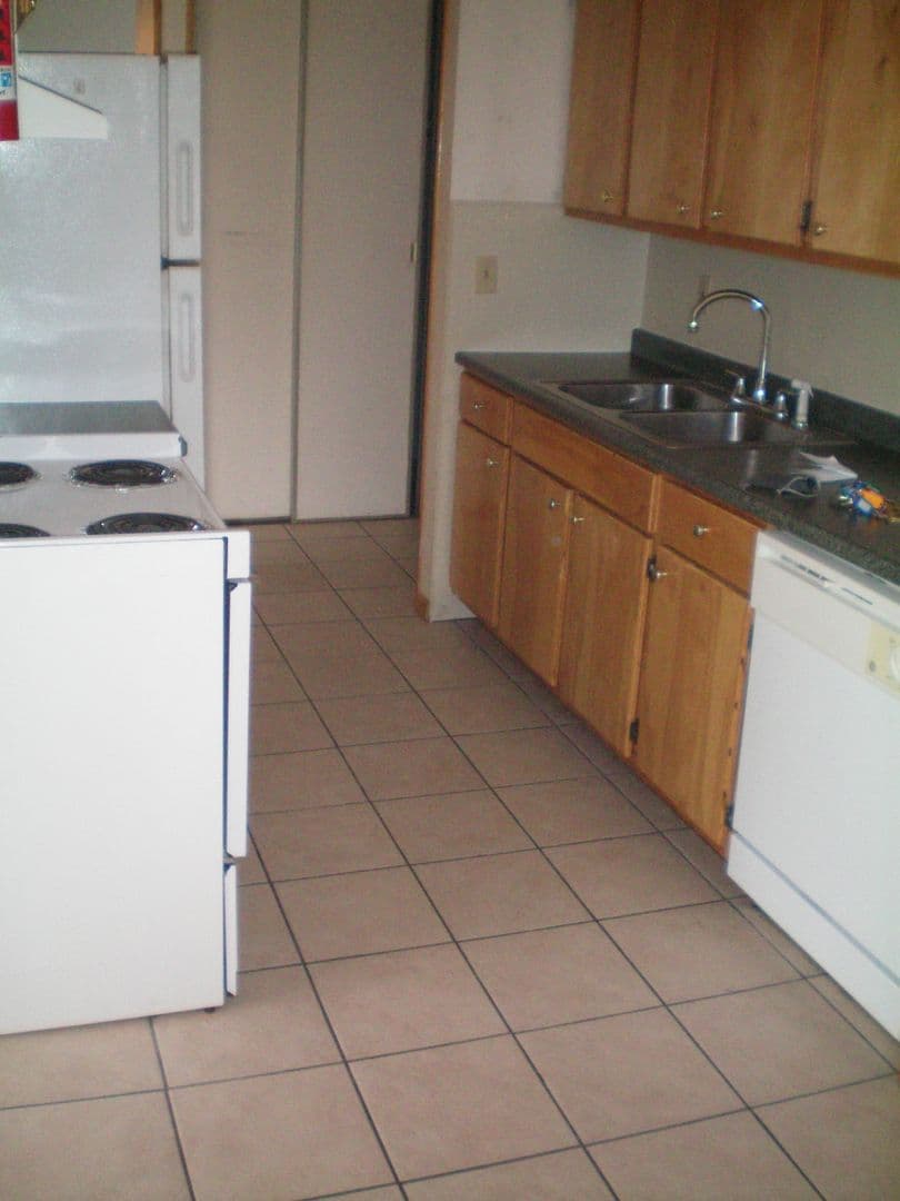 Minneapolis Apartment: 414 7th Ave SE