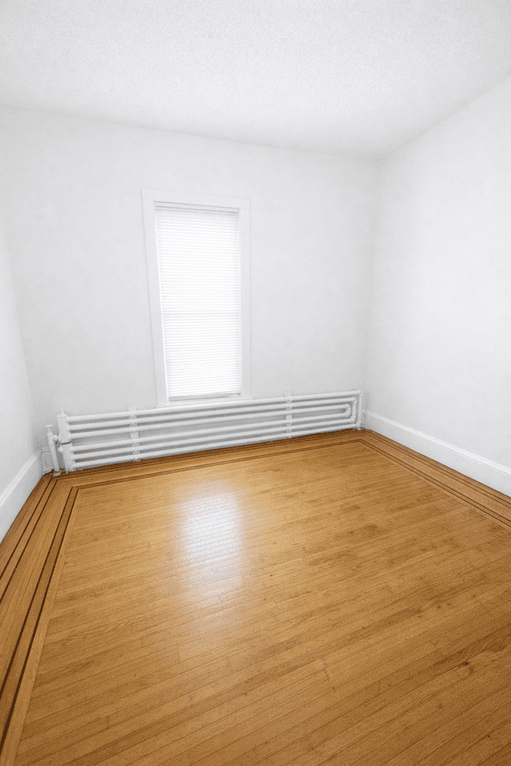 Minneapolis Apartment: 1309 7th St SE
