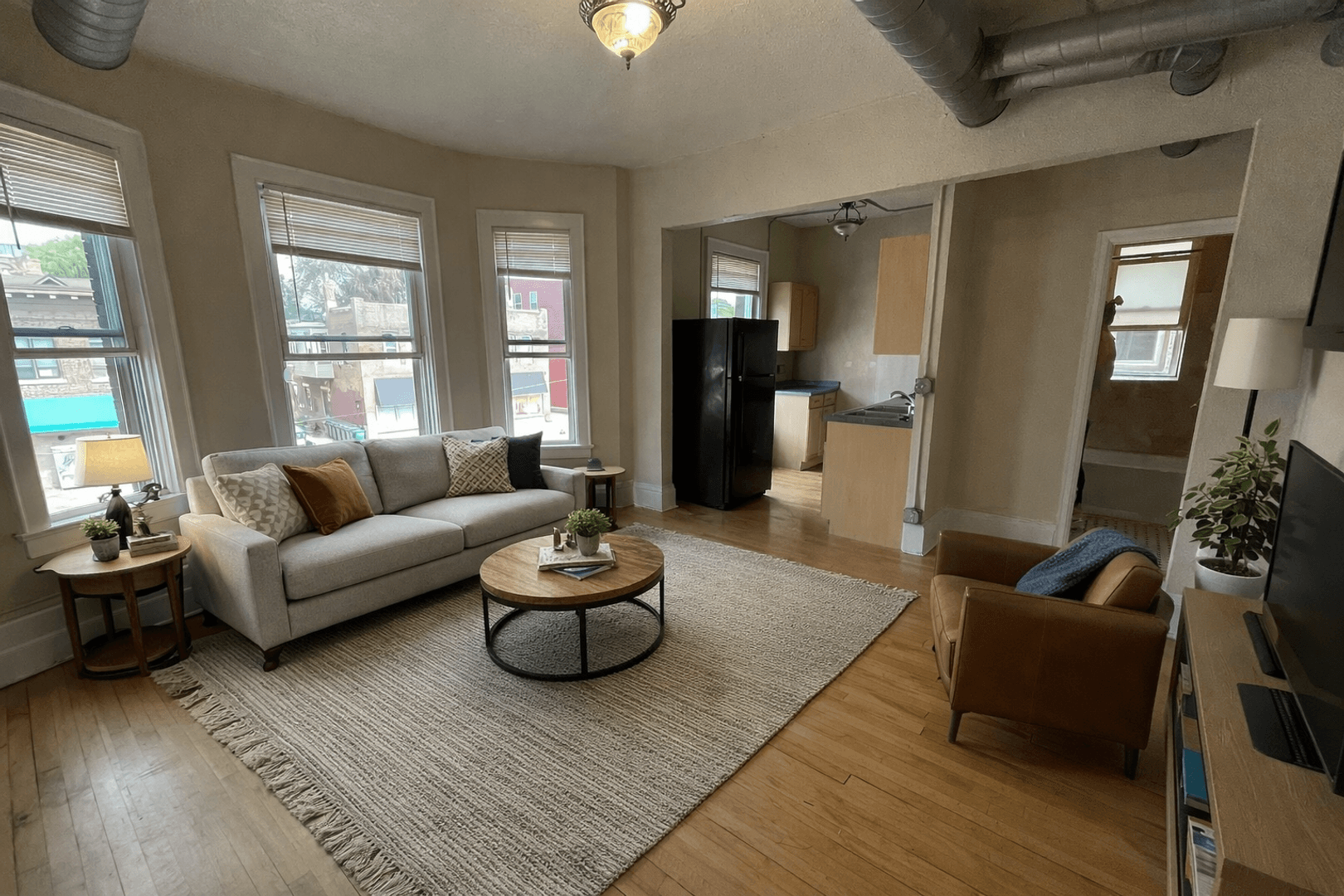 Minneapolis Apartment: 806 4th St SE