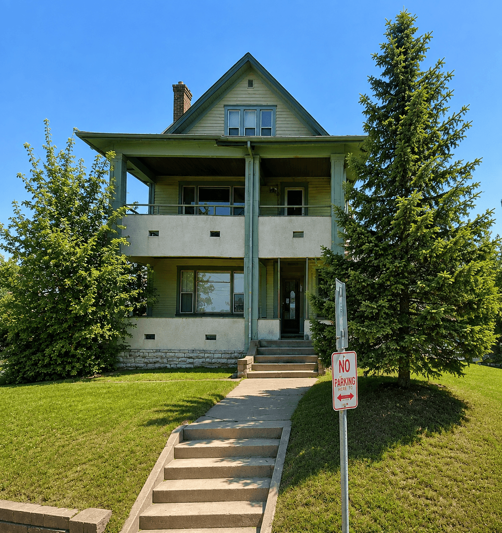 Minnneapolis Apartment: 816-818 University Ave SE