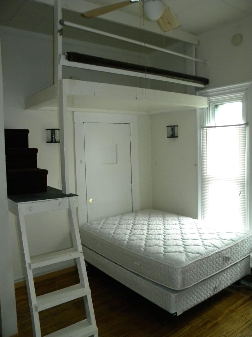 Minneapolis Apartment: 1103 5th St SE
