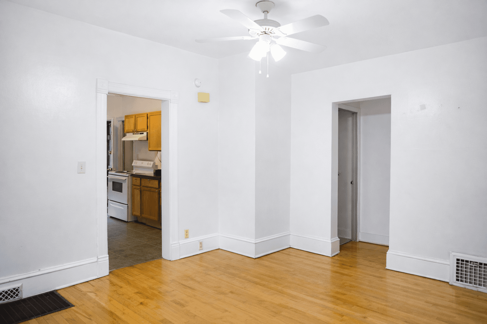 Minneapolis Apartment: 1075 24th Ave SE