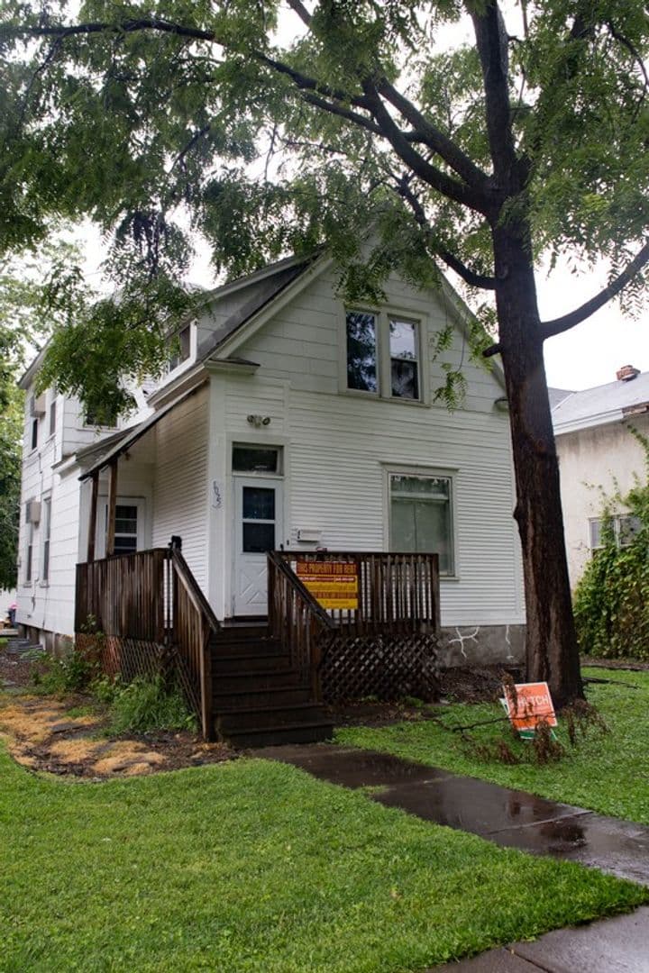 Minneapolis Apartment: 1075 24th Ave SE