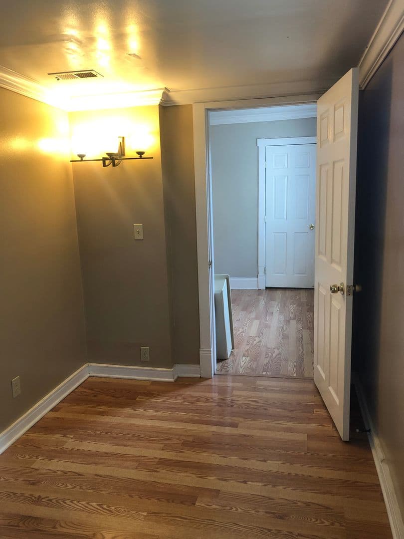 Minneapolis Apartment: 2929 Fillmore St NE