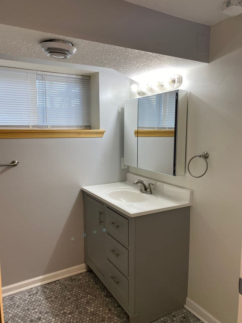 Minneapolis Apartment: 1212 Como Ave SE