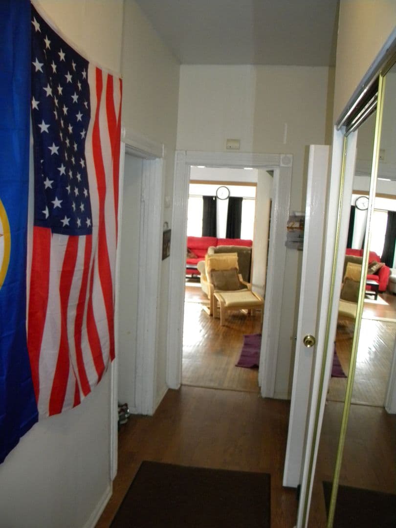 St. Paul Apartment: 2215 Como Ave